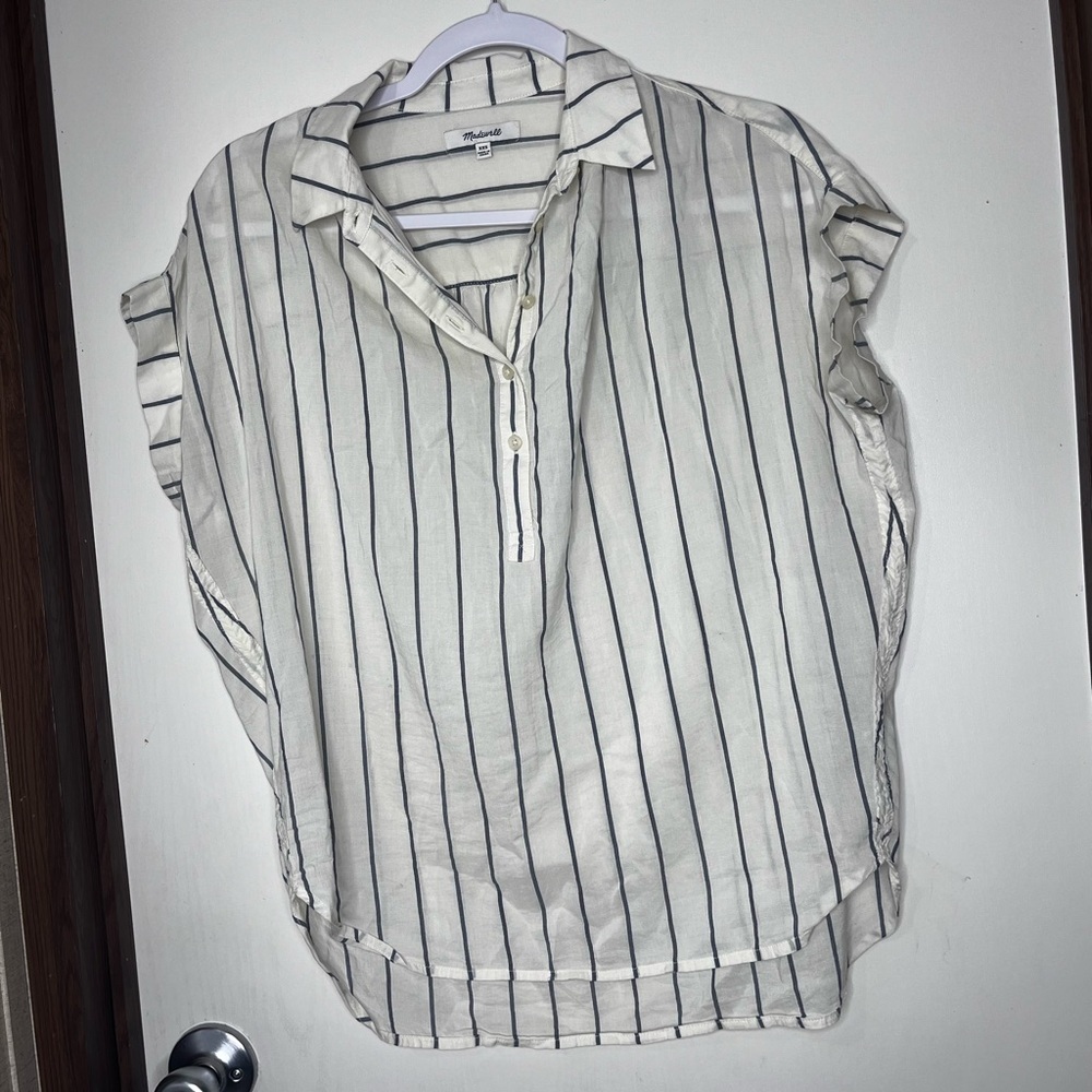 Madewell Cream Boxy Sleeveless Button Down Top